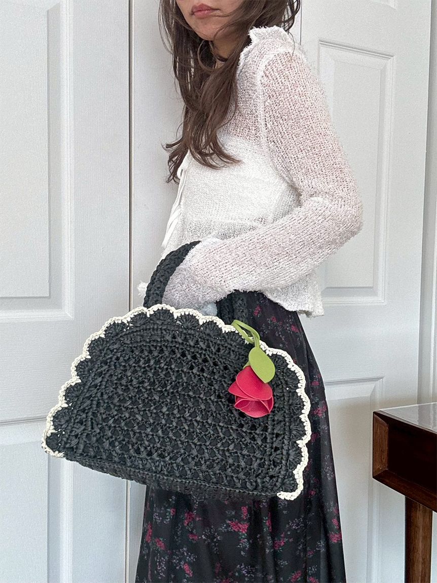 LILY BROWN「フラワーチャーム付きラッフルかごバッグ」|かごバッグ|BLK