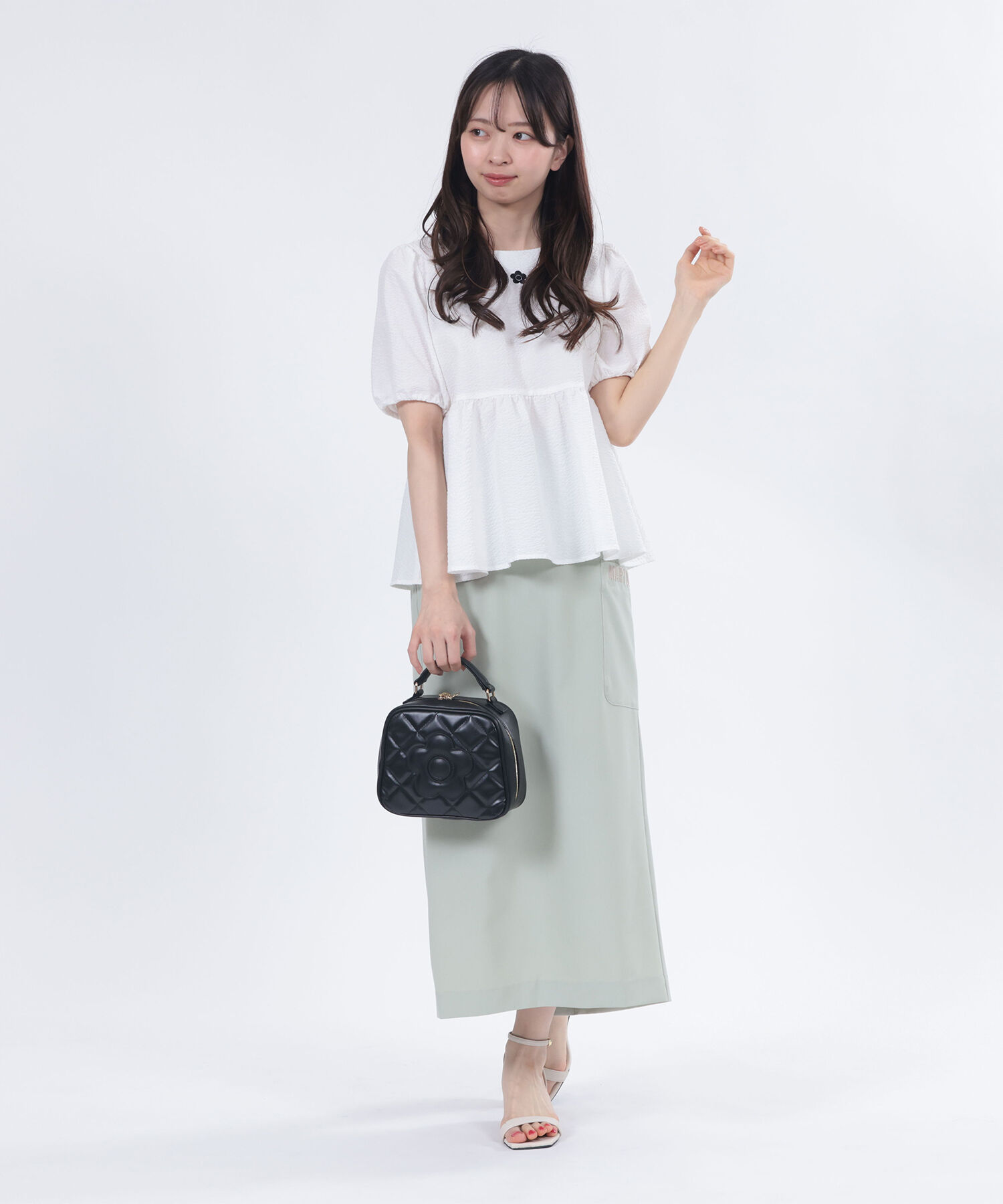 MARY QUANT「スクエアキルトデイジーパッチ 2WAYショルダー」|ショルダー・メッセンジャー|