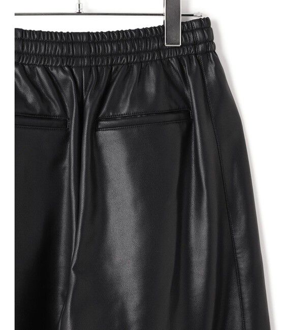 ADAM ET ROPE'「シンセティックレザートラックパンツ」|チノ|