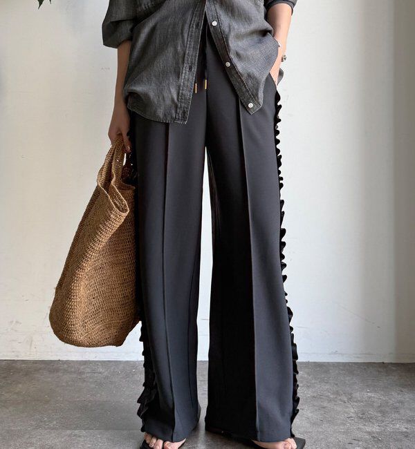  「【新色追加/WEB限定】カットジョーゼットサイドフリルラインパンツ」|チノ|チャコールグレー