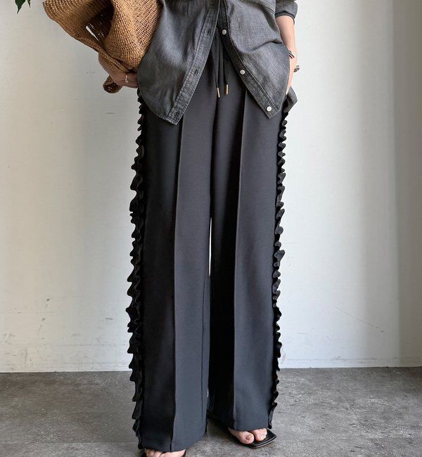  「【新色追加/WEB限定】カットジョーゼットサイドフリルラインパンツ」|チノ|