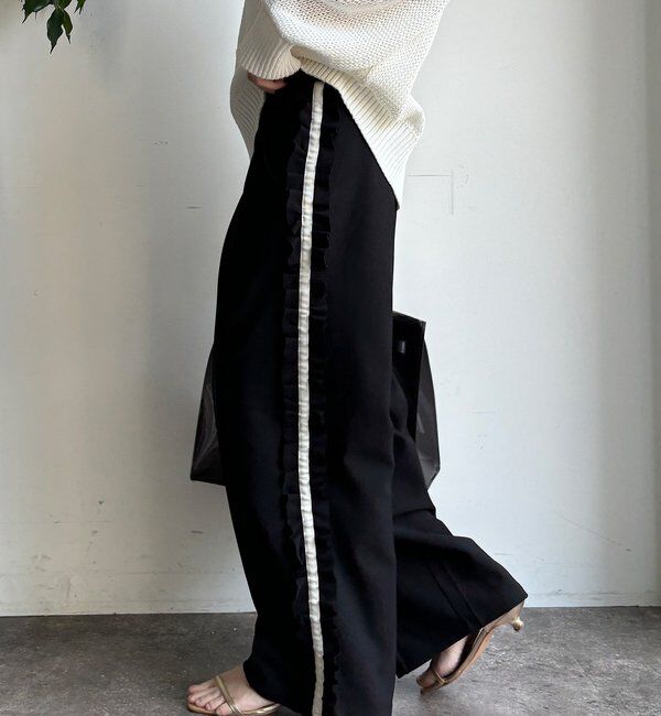  「【新色追加/WEB限定】カットジョーゼットサイドフリルラインパンツ」|チノ|ブラック