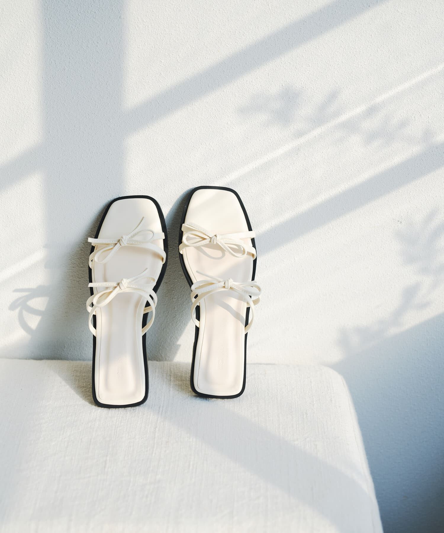 RODE SKO「『MADE IN JAPAN』ダブルリボンフラットサンダル」|サンダル|ホワイト系その他