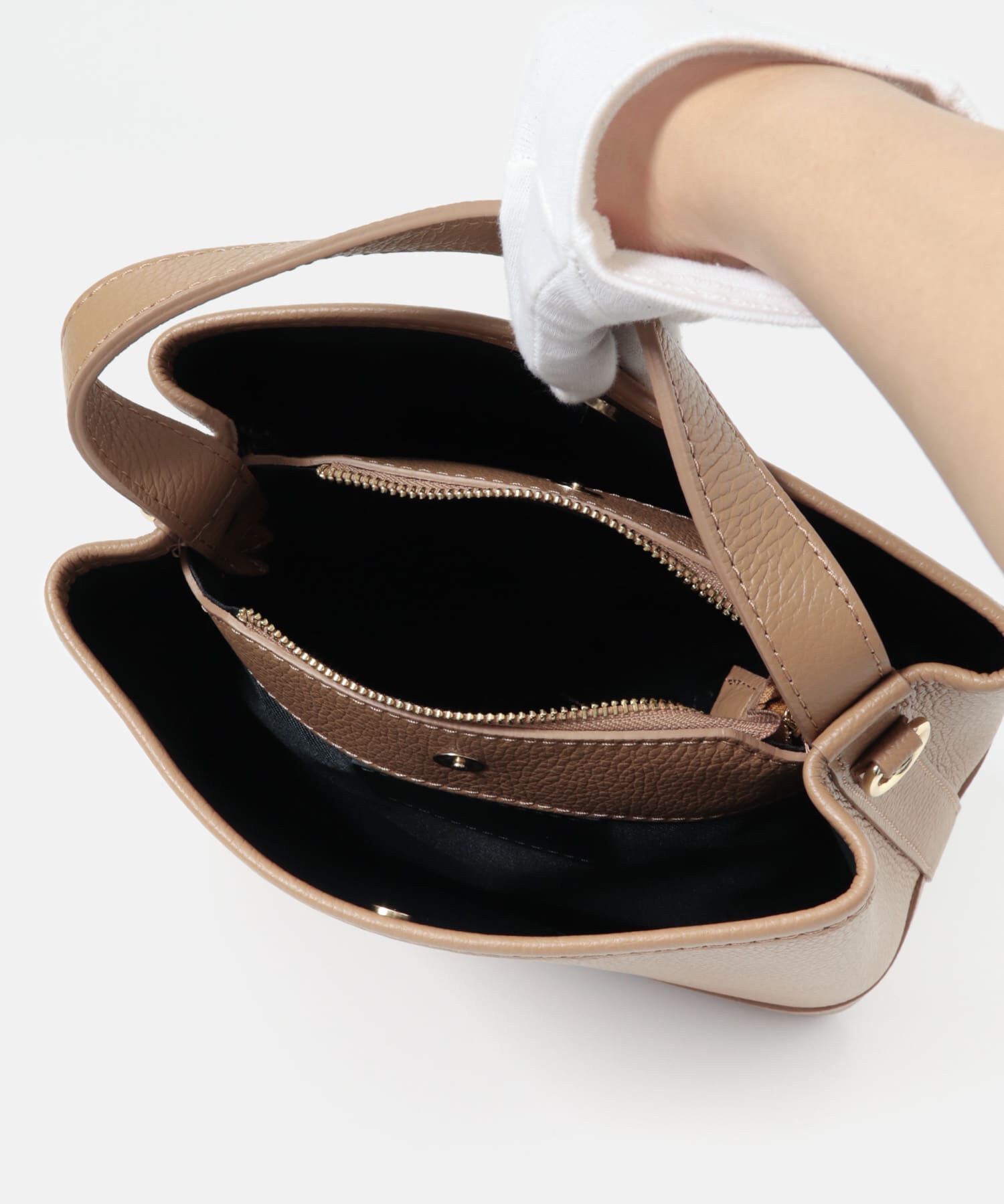 URBAN RESEARCH ROSSO「AULENTTI　スクエアBAG」|ハンドバッグ|