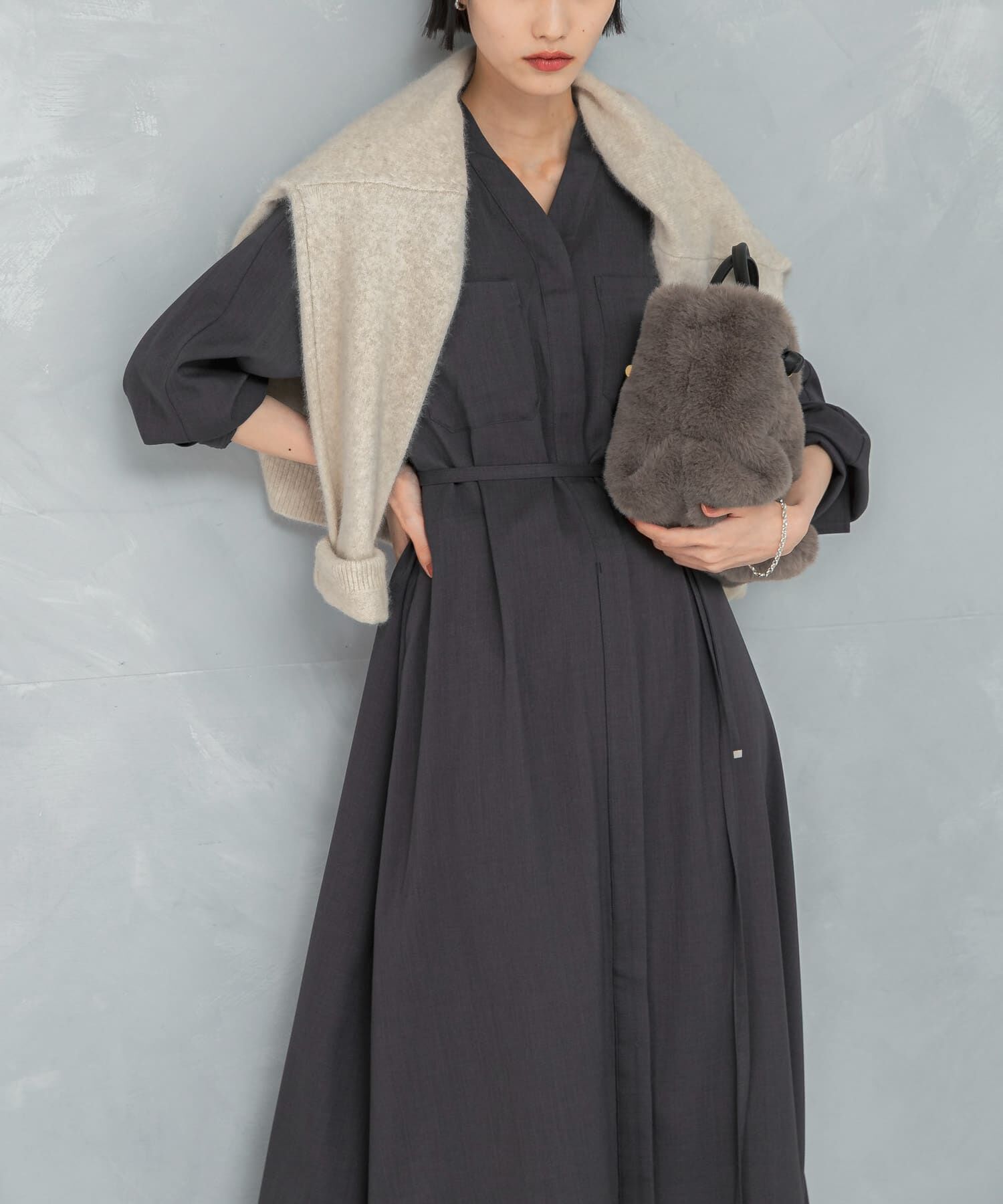 URBAN RESEARCH ROSSO「ポケットデザインVネックワンピース」|ワンピース|チャコールグレー