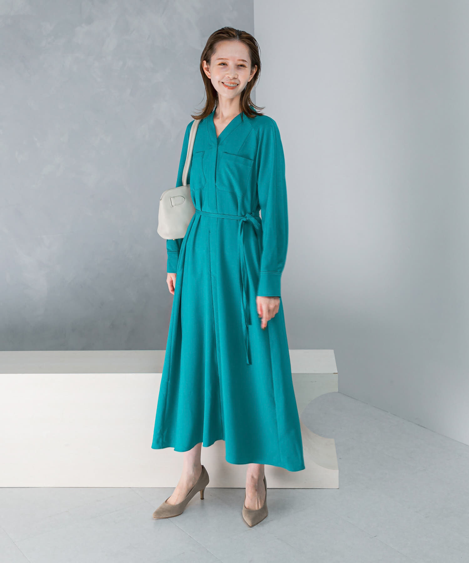 URBAN RESEARCH ROSSO「ポケットデザインVネックワンピース」|ワンピース|