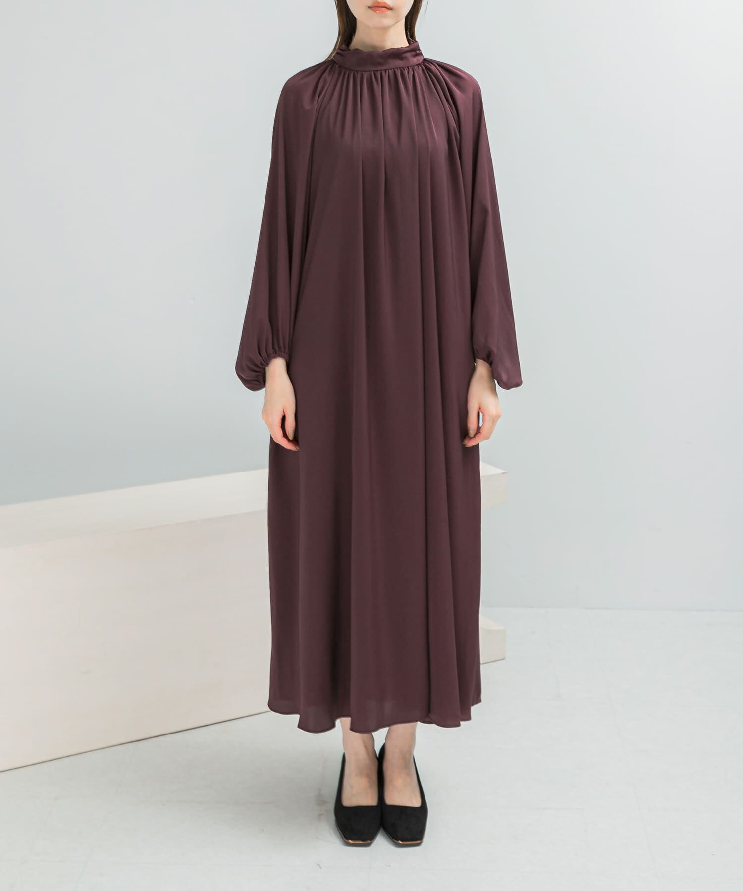 URBAN RESEARCH ROSSO「ハイネックギャザーサテンドレス」|ワンピース|