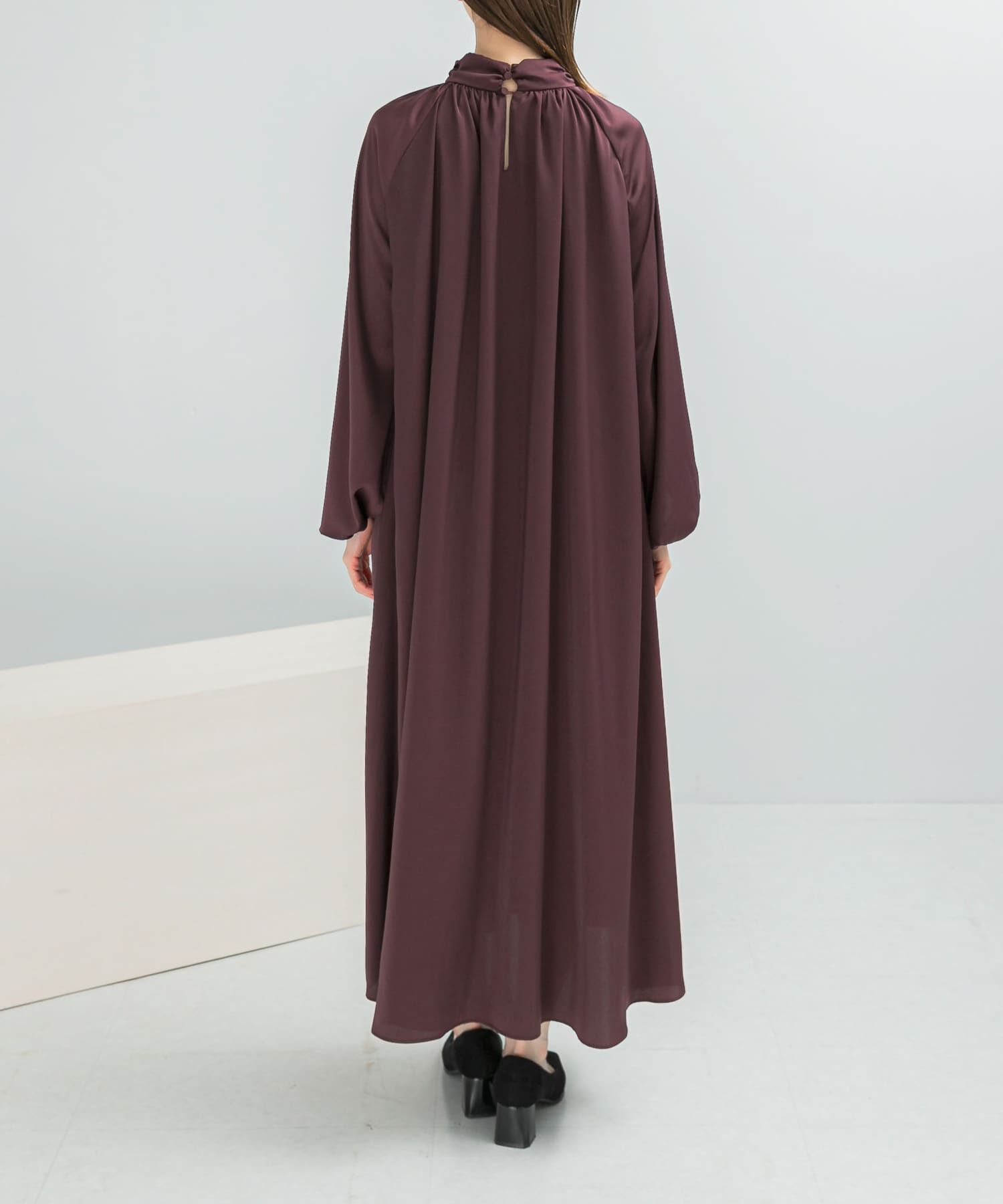 URBAN RESEARCH ROSSO「ハイネックギャザーサテンドレス」|ワンピース|