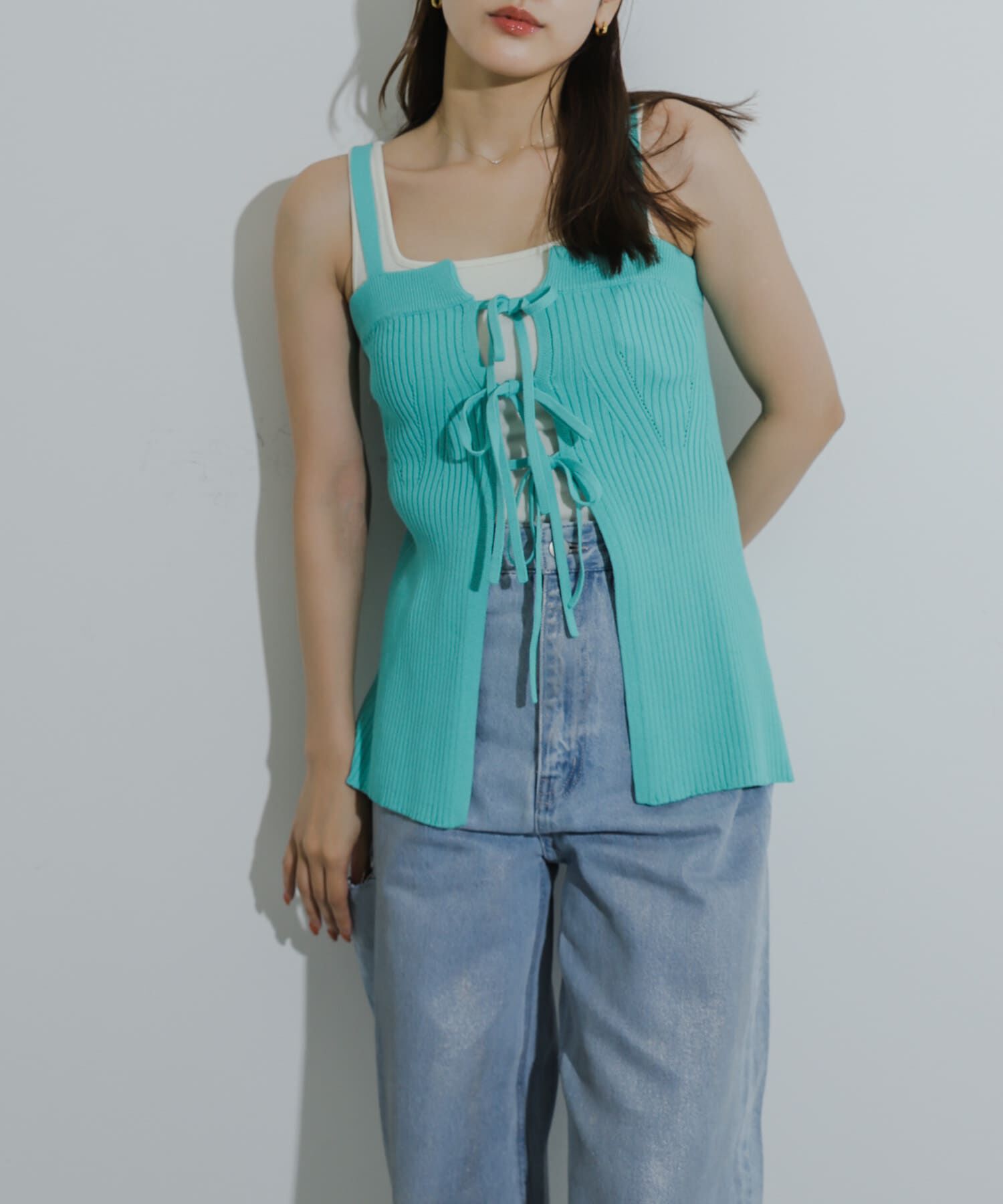 SENSE OF PLACE by URBAN RESEARCH「フロントリボンニットキャミソール」|キャミソール|グリーン