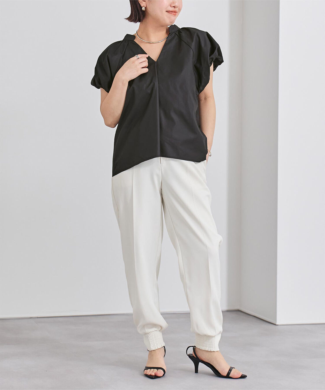 ur's「バルーンデザインキーネックブラウス」|シャツ・ブラウス|