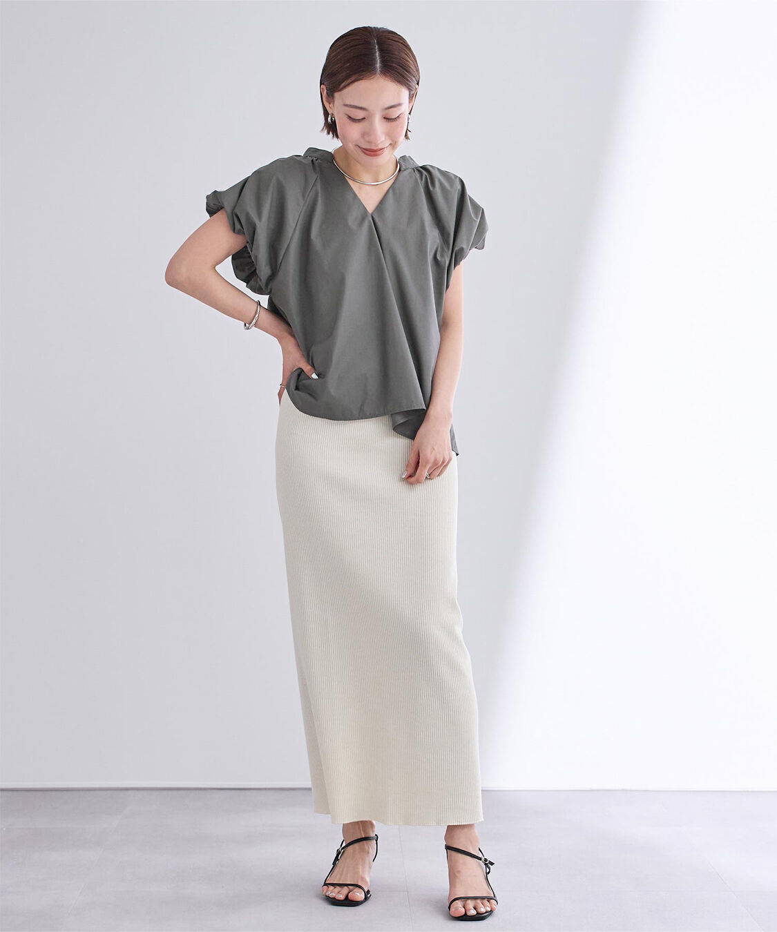 ur's「バルーンデザインキーネックブラウス」|シャツ・ブラウス|