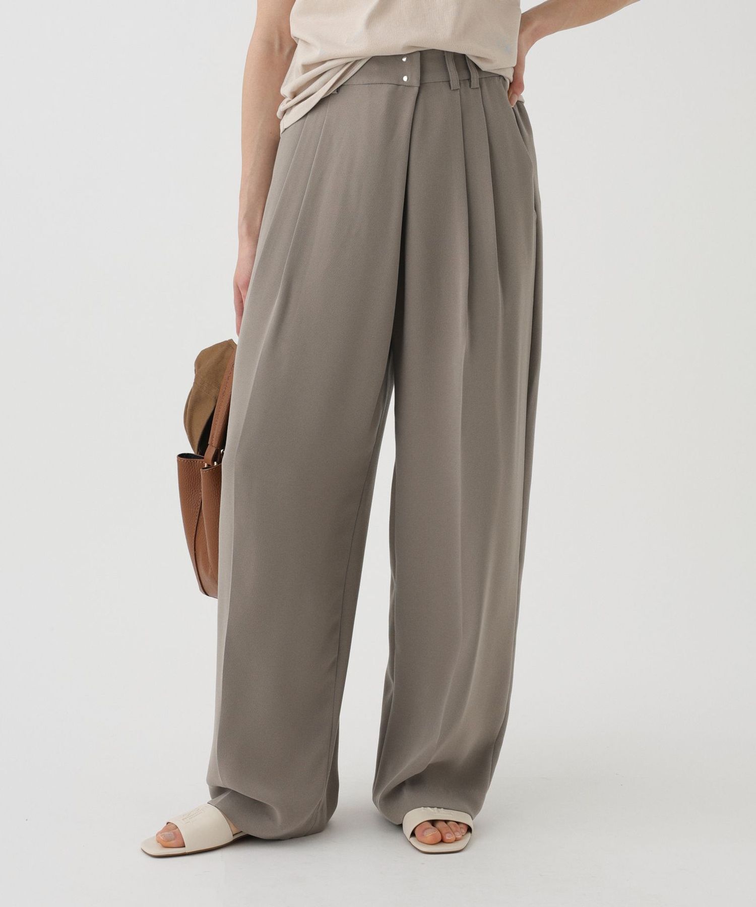  「【スタッフ企画】【先行予約】ジョーゼットアジャストパンツ」|スラックス|ベージュ