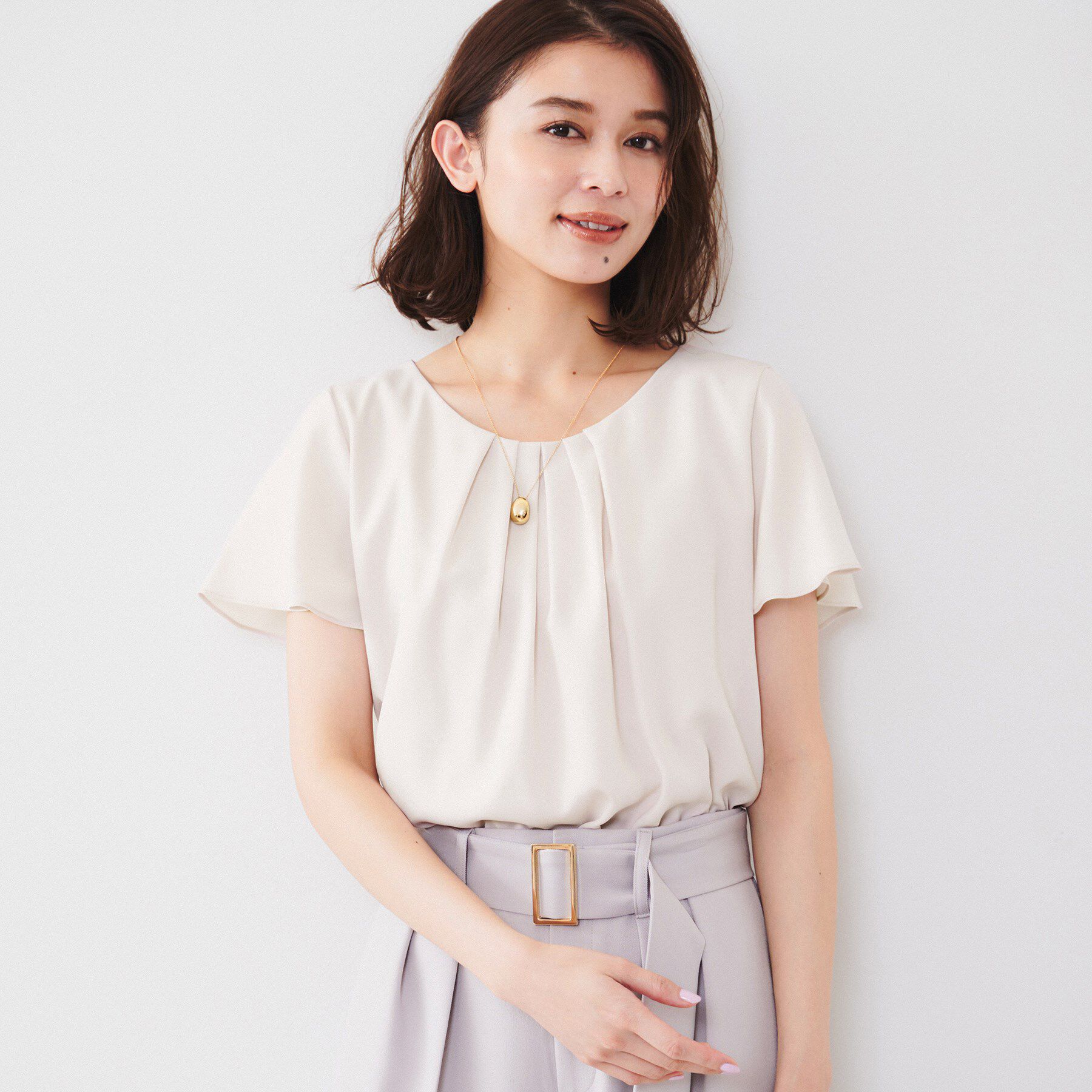 UNTITLED「【通勤/二の腕カバー】タックデザインブラウス」|シャツ・ブラウス|