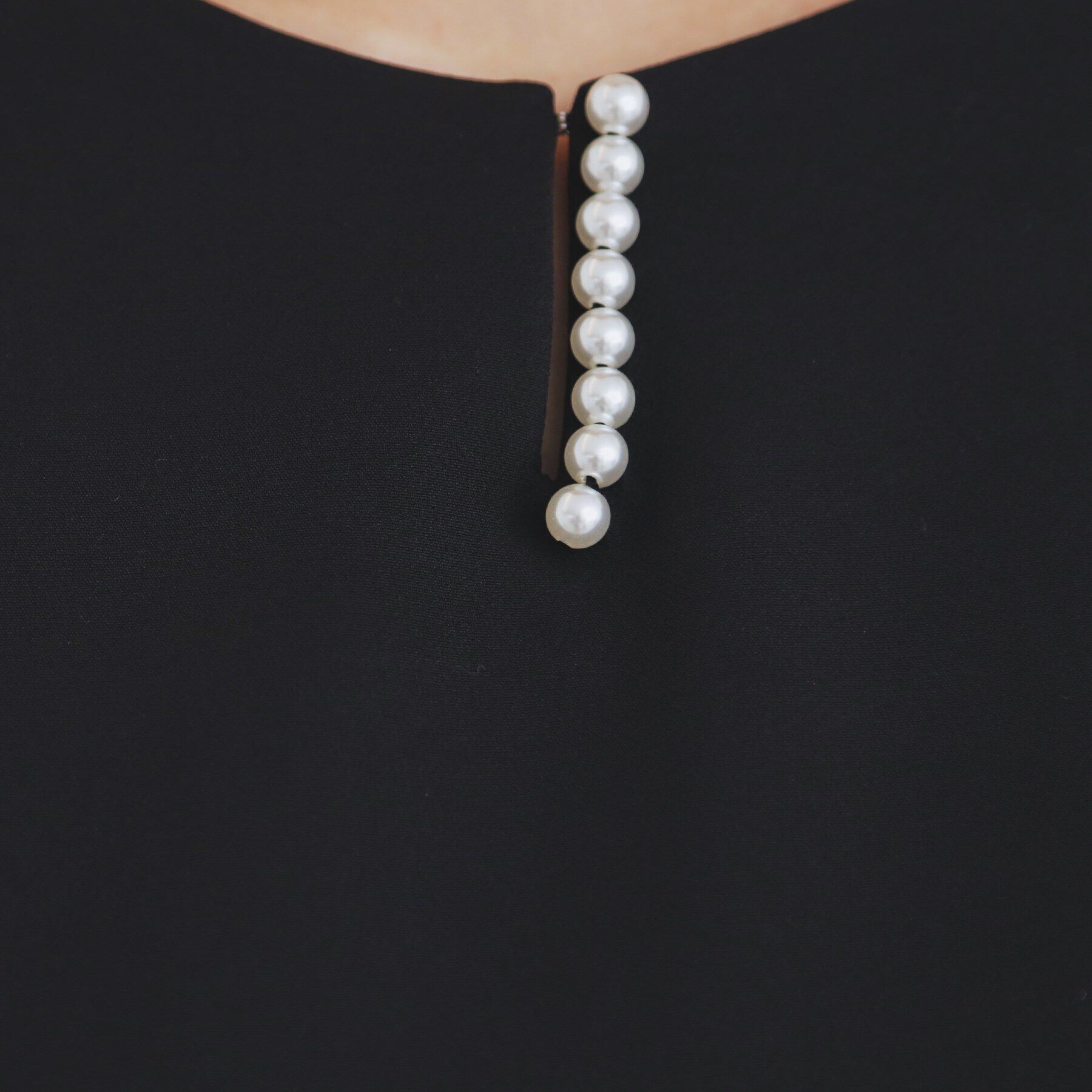 index「《通勤対応》キーネックパール調フレアワンピース【洗濯機洗い可/イージーアイロン】」|ワンピース|