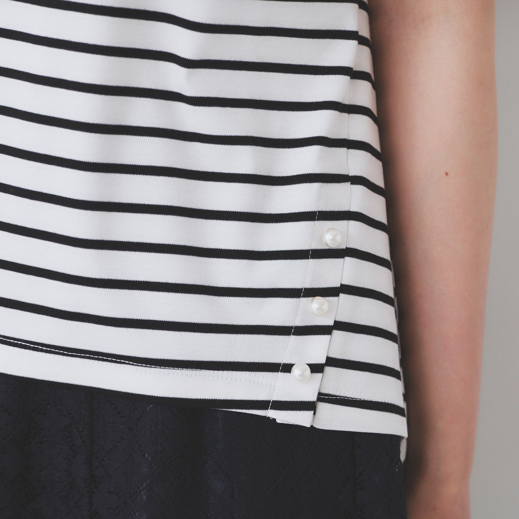 index「《S-3Lサイズ》サイドパール調ボタンボクシートップス【洗濯機洗い可/UVケア/接触冷感】」|Tシャツ・カットソー|