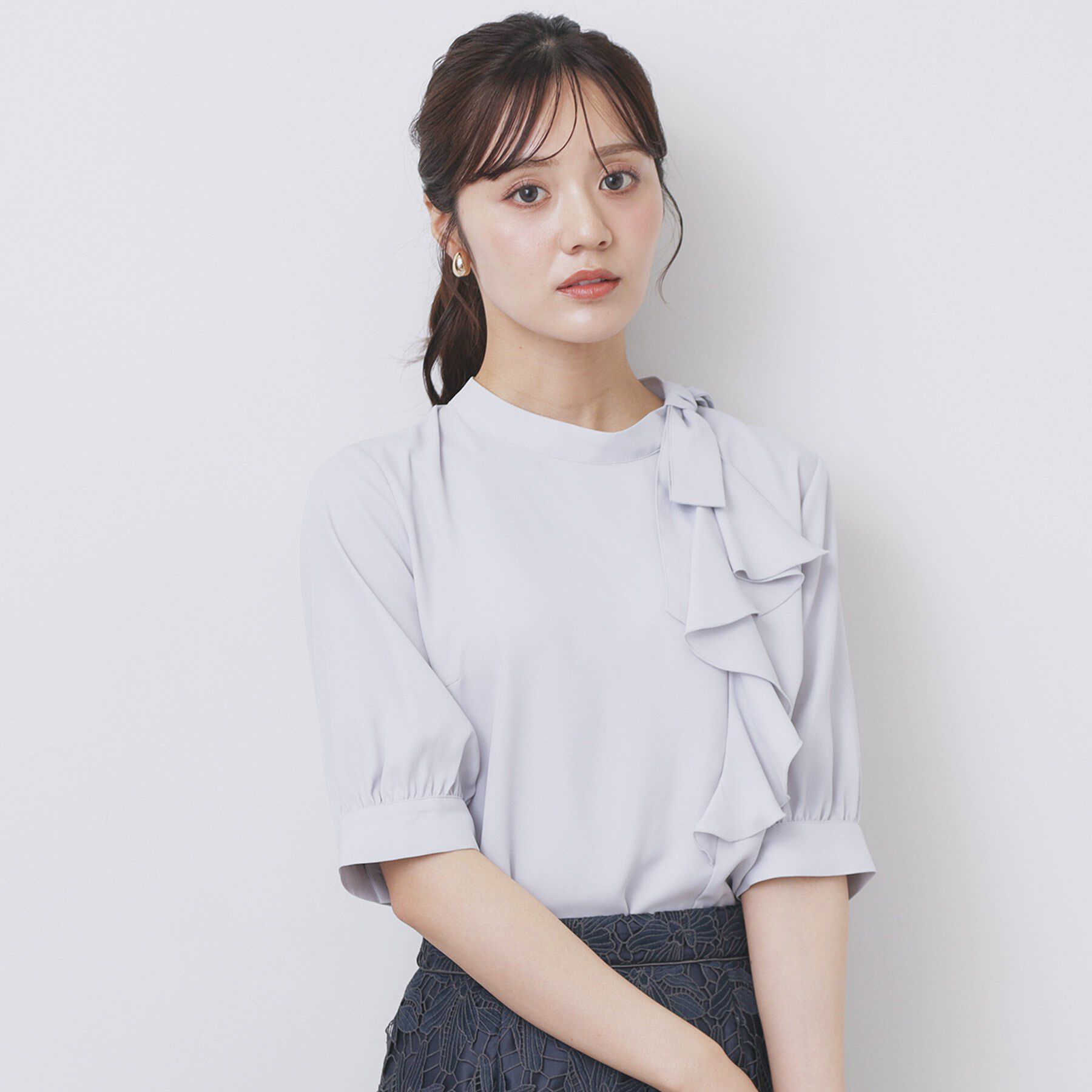 index「ロールカラーアシメフリルリボンブラウス【洗濯機洗い可/イージーアイロン】」|シャツ・ブラウス|サックスブルー(09