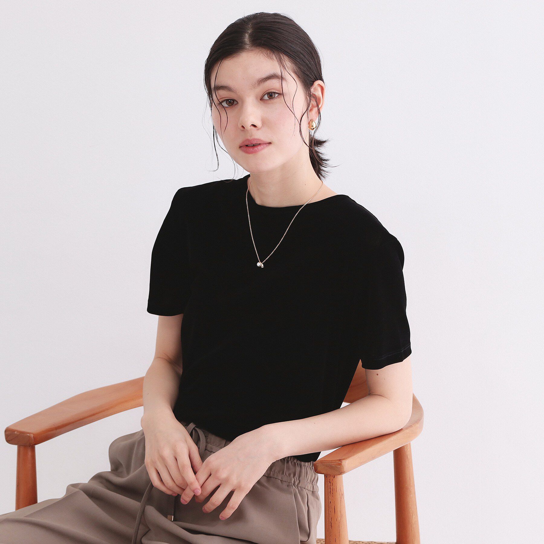 OPAQUE.CLIP「フロッキーチュールTシャツ【洗濯機洗い可】」|Tシャツ・カットソー|ブラック(019)