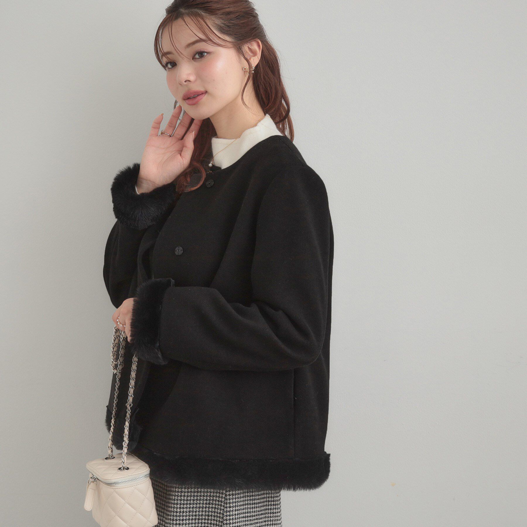Couture broach「【大人レディ・フェイクファー取り外し可能】ケープ風ショートコート」|ノーカラーコート|