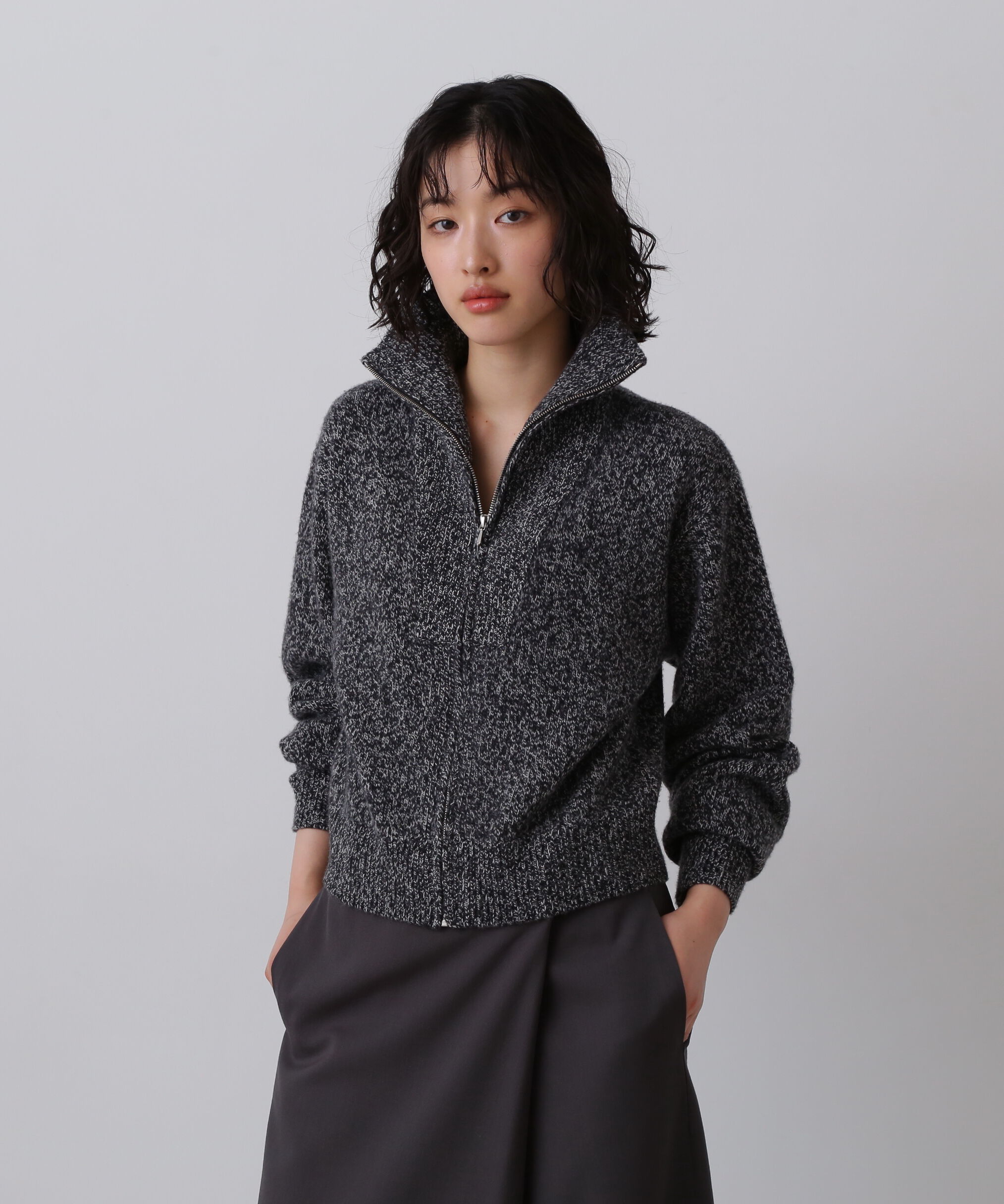 YLEVE 「YLEVE / WOOL CASHMERE MELANGE KNIT FULL ZIP PULL OVER」|ニット・セーター|ブラック
