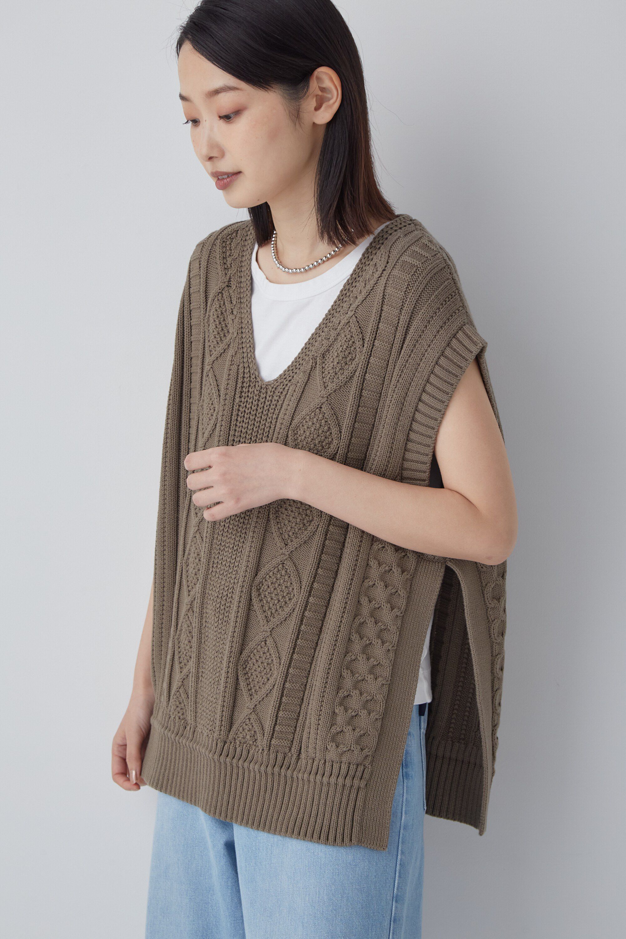  「◆ケーブル編みニットベスト」|ニット・セーター|カーキ