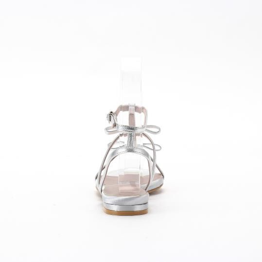 銀座かねまつ「AP250371METSLV　【本革】【PREMIERE PORTE】ストリングサンダル」|サンダル|