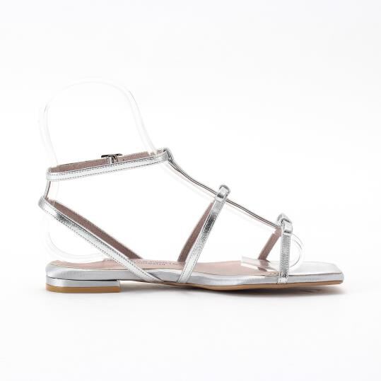 銀座かねまつ「AP250371METSLV　【本革】【PREMIERE PORTE】ストリングサンダル」|サンダル|