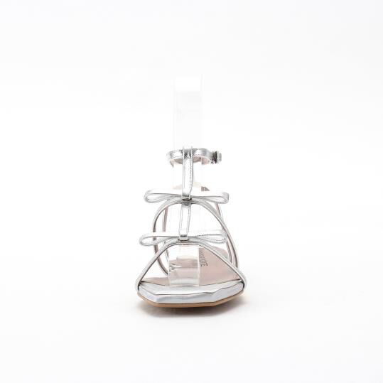 銀座かねまつ「AP250371METSLV　【本革】【PREMIERE PORTE】ストリングサンダル」|サンダル|