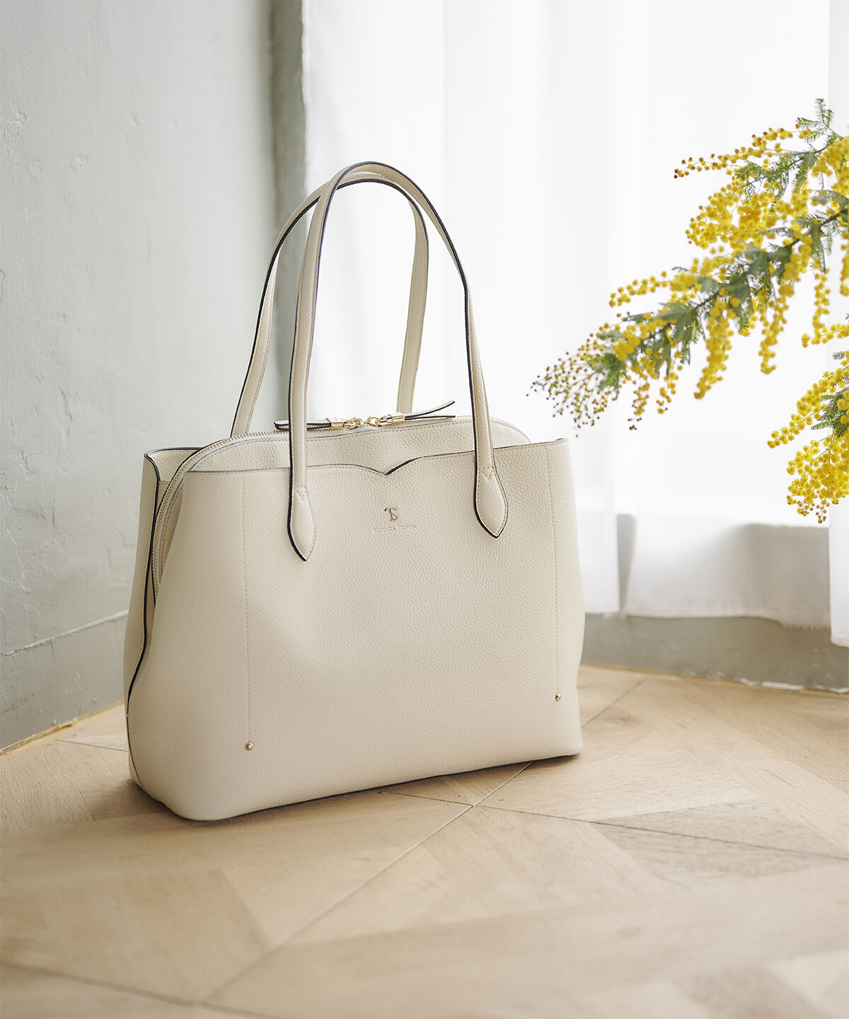 Samantha Thavasa「ウェーブデザインカッティングトートーバッグ」|トートバッグ|オフホワイト