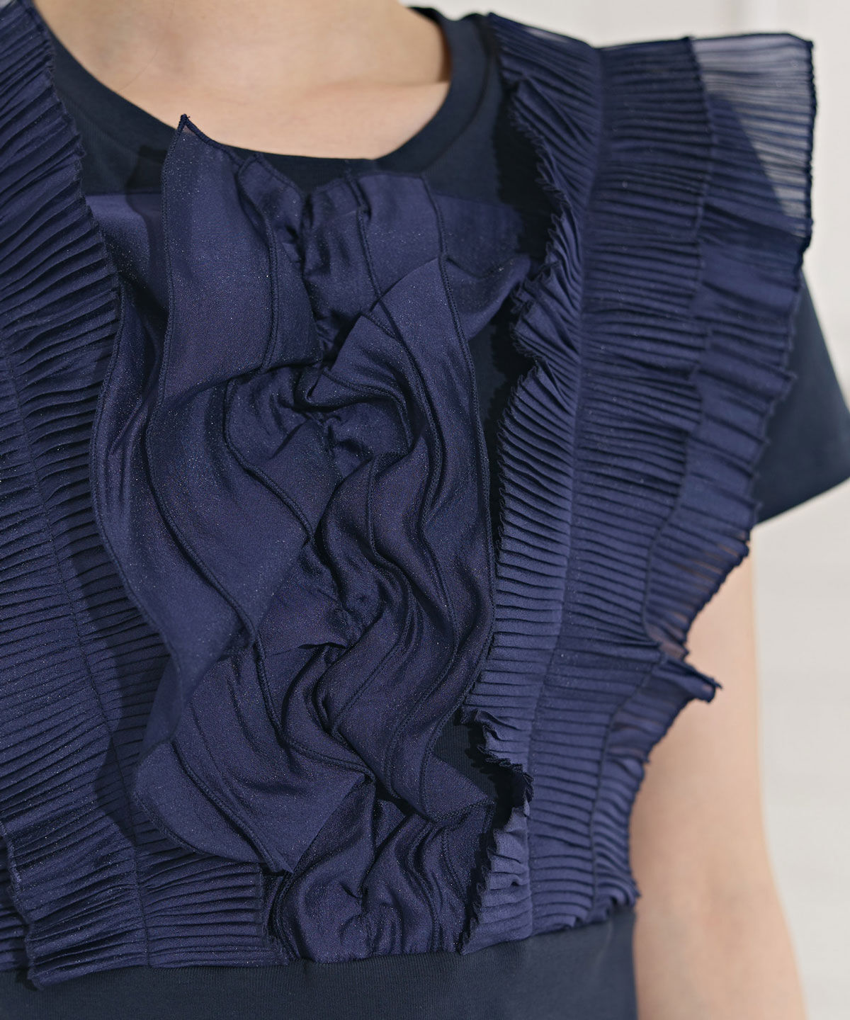 REDYAZEL「ラッフルプリーツTシャツ」|Tシャツ・カットソー|