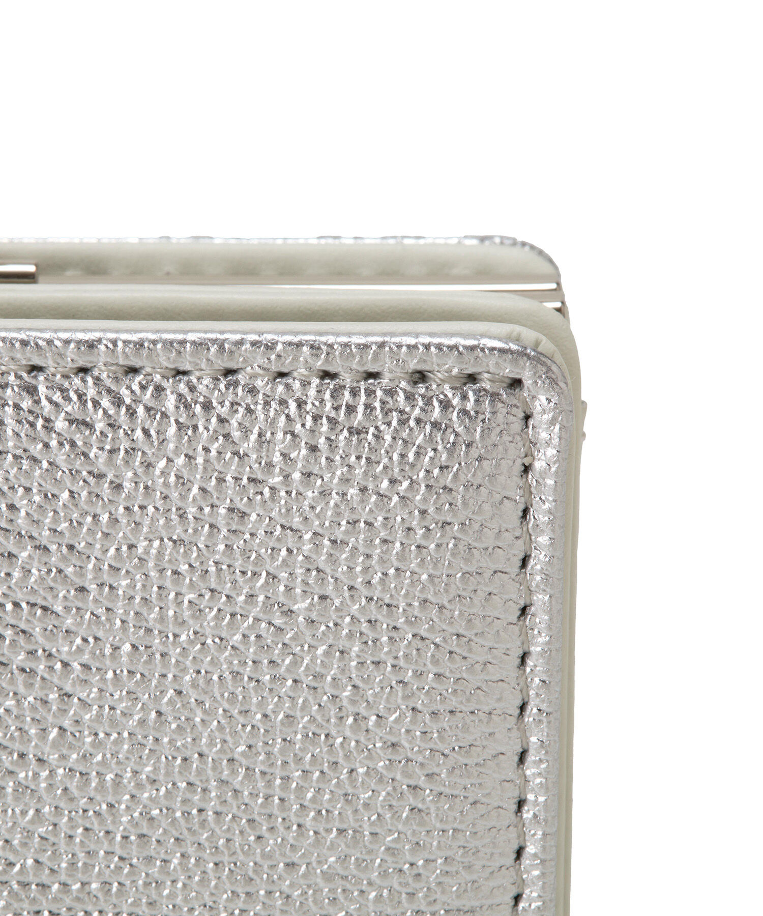 TOPKAPI 「【TOPKAPI】シュリンクレザー パール がま口 二つ折り 財布」|財布|