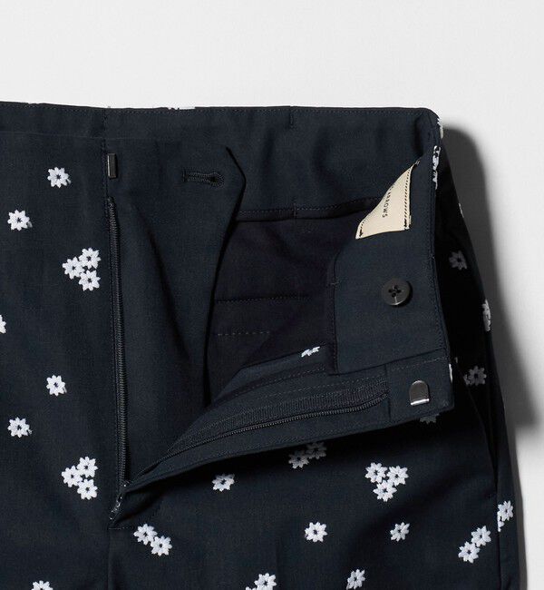 UNITED ARROWS「エンブロイダリー フラワー スリム テーパードパンツ ‐ウォッシャブル‐」|チノ|