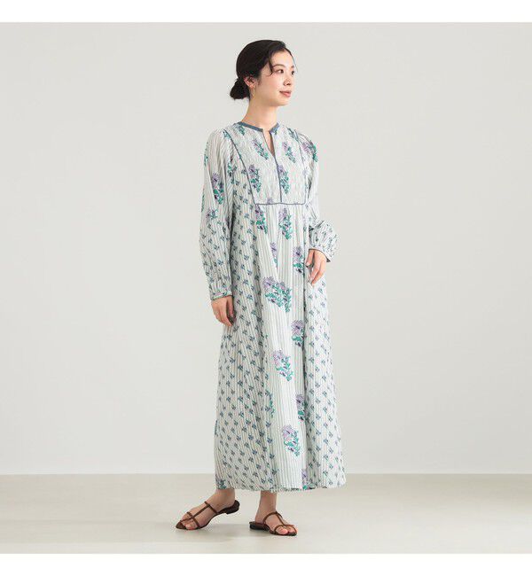 Demi-Luxe BEAMS 「ne Quittez pas / コットンジャカード リリープリント シャーリング ワンピース」|ワンピース|GREY