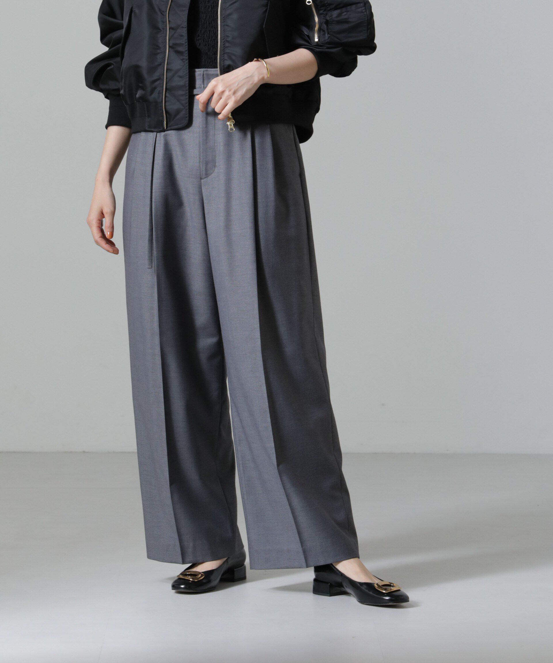 nano･universe「スーチングワイドスラックスパンツ」|チノ|グレー