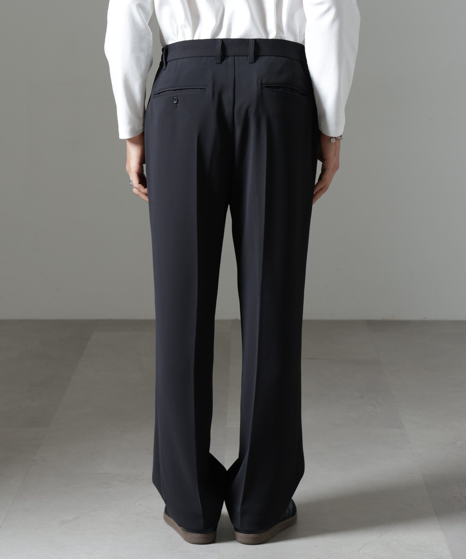 nano･universe「ドレープ ストレートスラックス(セットアップ可)」|チノ|