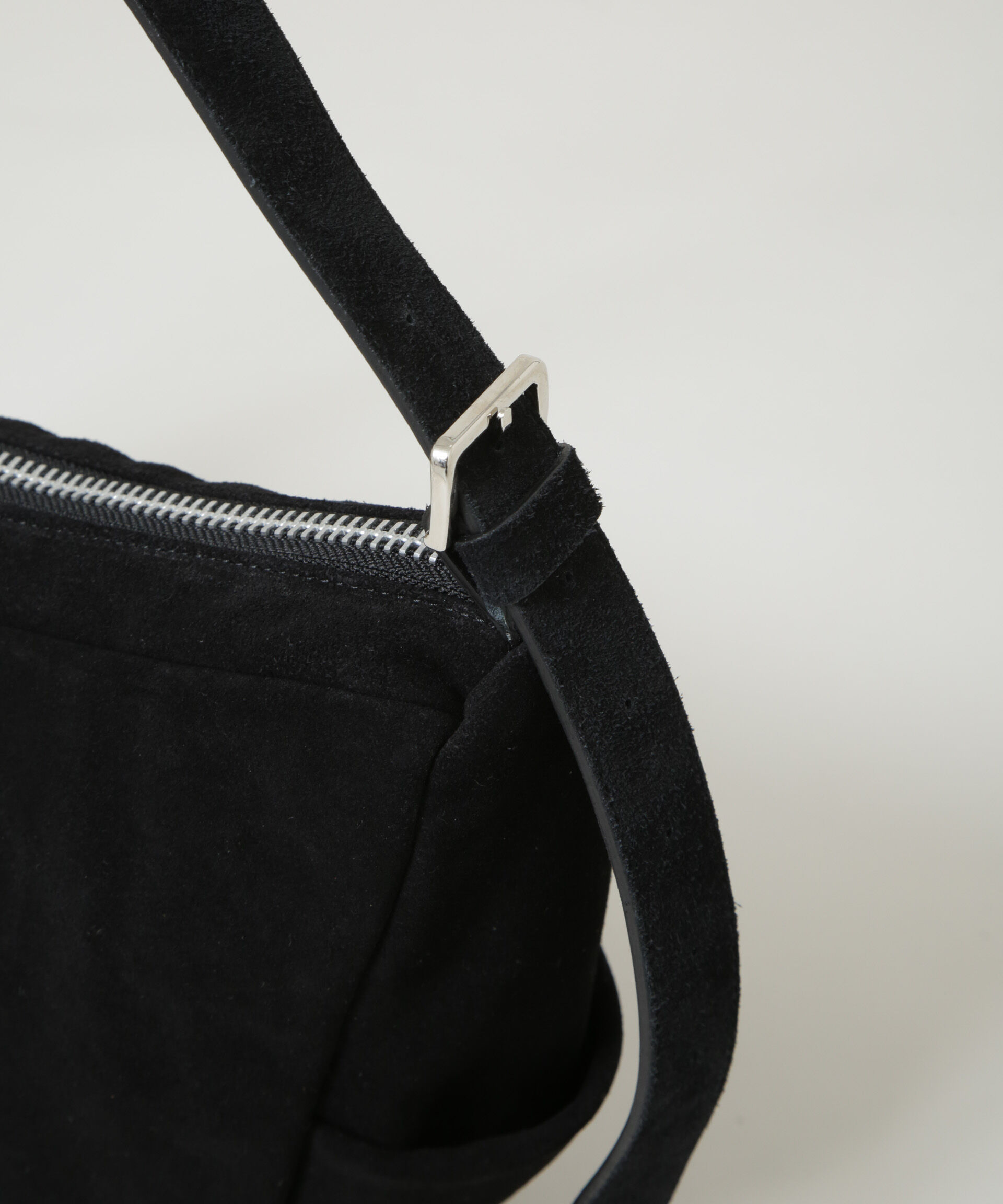 nano･universe「ITTI/別注 ANNIE MOON BAG / suede」|ショルダー・メッセンジャー|