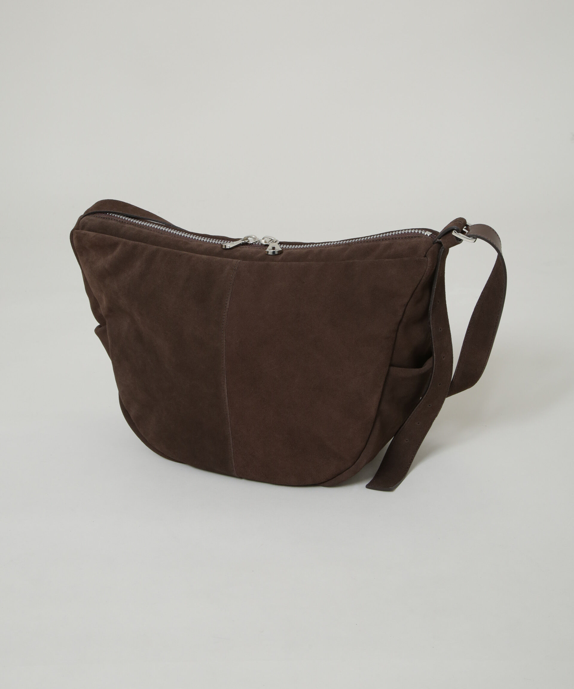 nano･universe「ITTI/別注 ANNIE MOON BAG / suede」|ショルダー・メッセンジャー|ブラウン