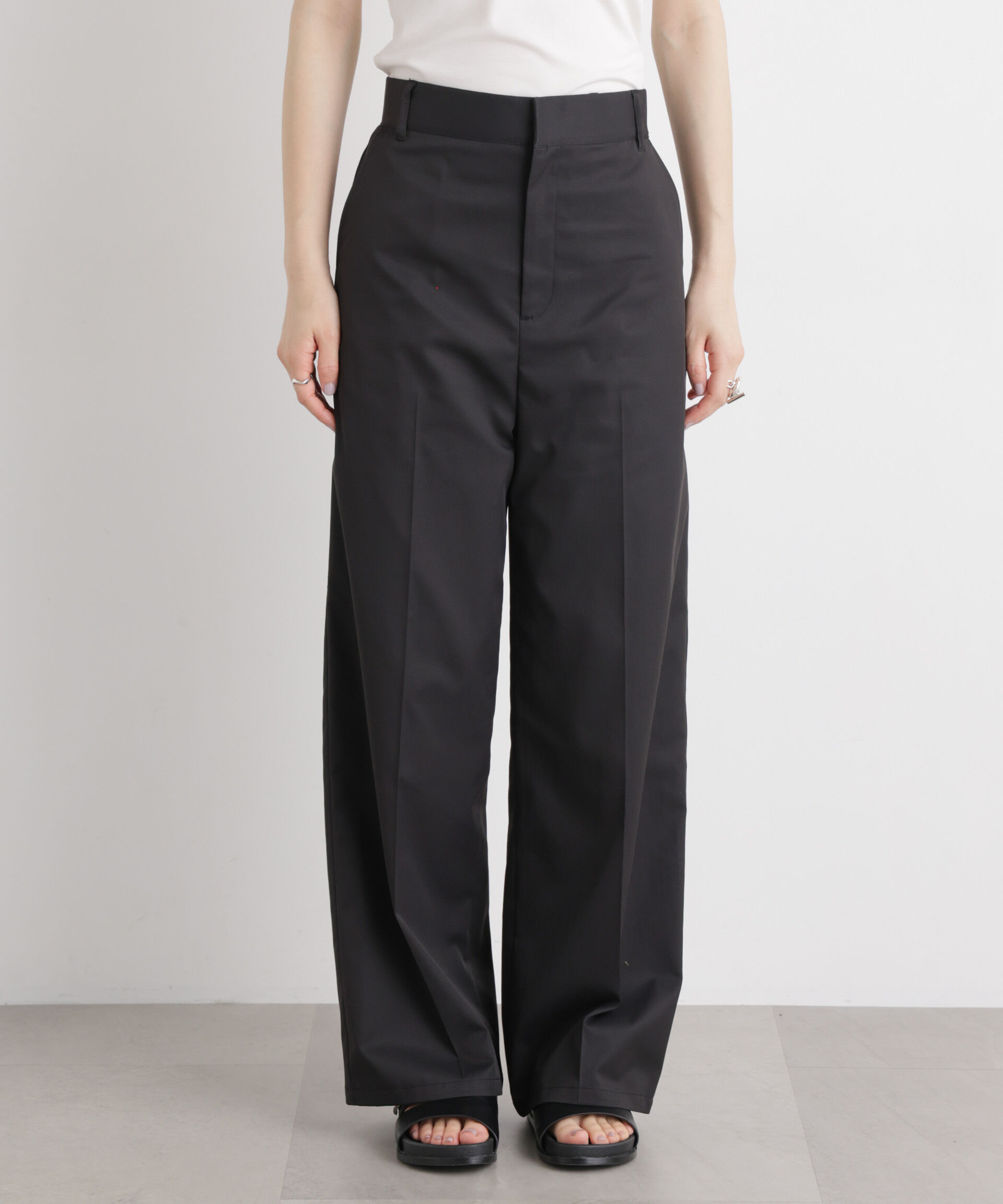 nano･universe「エバークリース加工ストレートセンタープレスパンツ」|チノ|