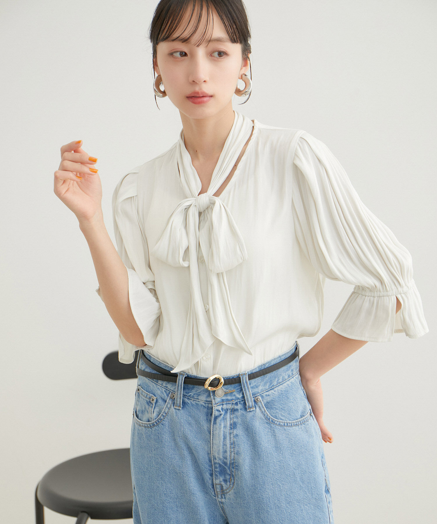 VIS「【選べる素材】アソートボウタイリボンブラウス」|シャツ・ブラウス|