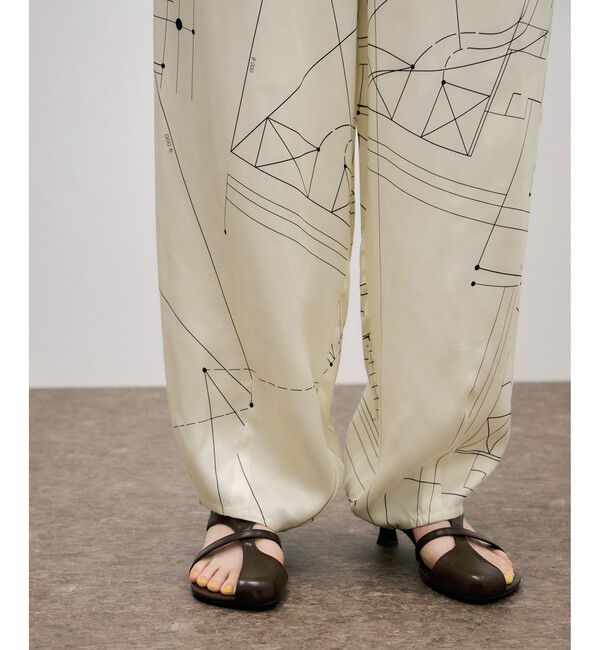 ADAM ET ROPE'「アーキテクチャープリントパンツ」|チノ|