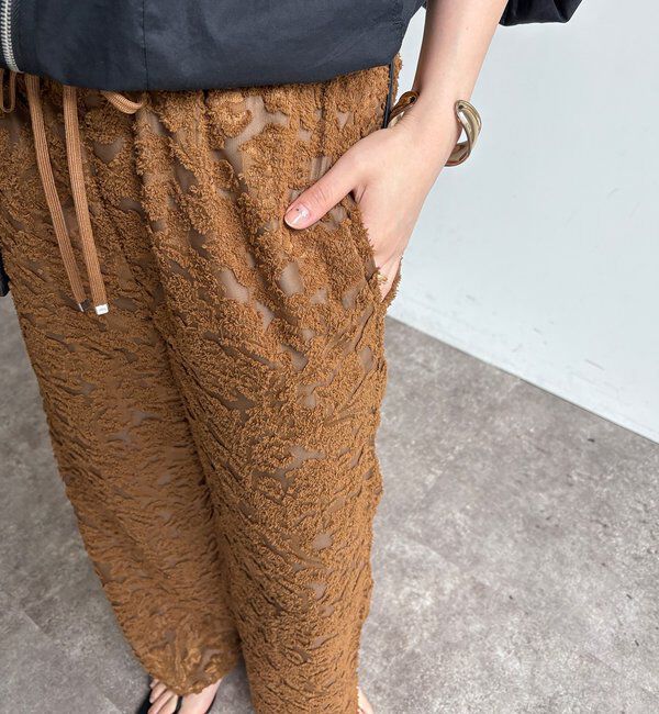  「【WEB限定】オーガンジーカットジャガードイージーパンツ」|チノ|