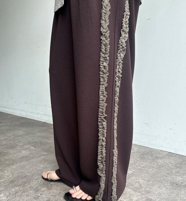  「【WEB限定】カットジョーゼットサイドチュールフリルパンツ」|チノ|