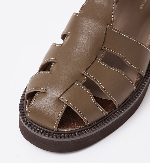 AU BANNISTER「チャームベルトグルカサンダル」|サンダル|