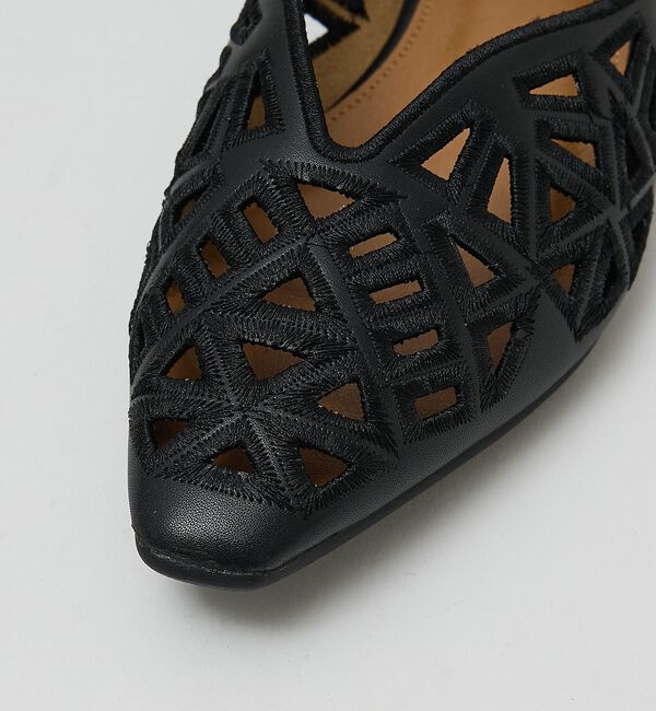 AU BANNISTER「【Vibramソール搭載】レーザーカットパンプス」|パンプス|