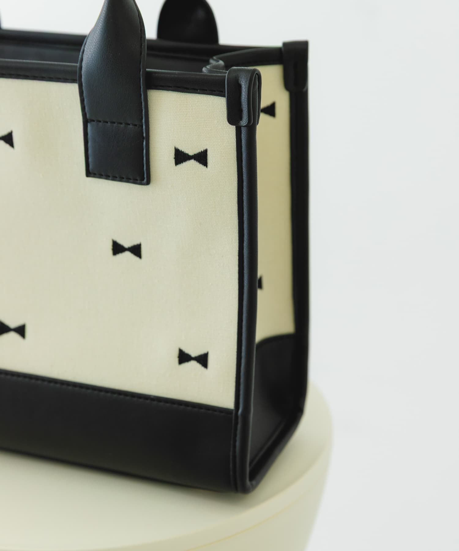 RODE SKO「刺繍スクエアバッグ」|ハンドバッグ|