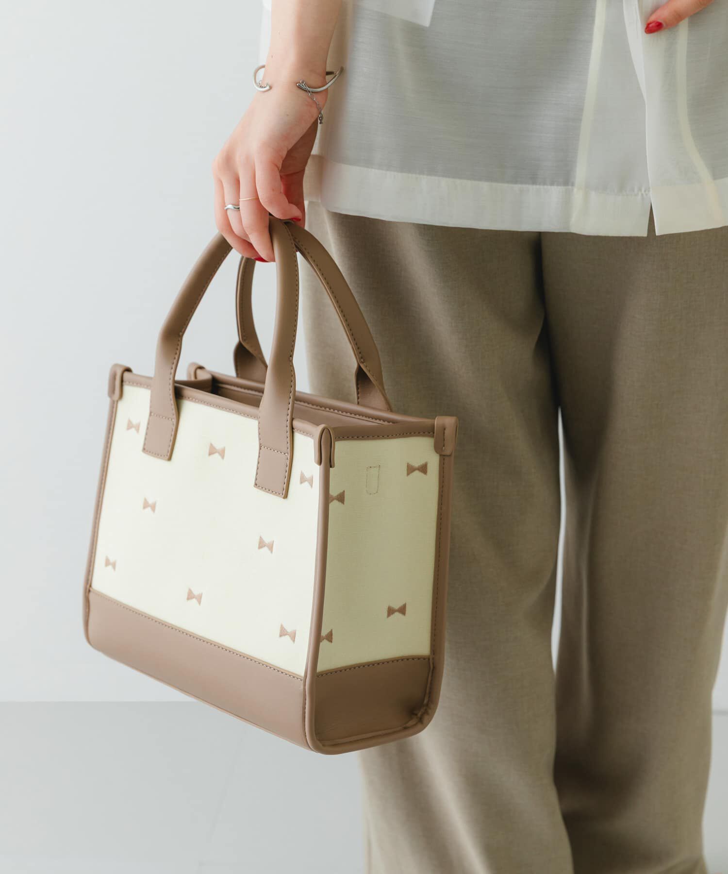 RODE SKO「刺繍スクエアバッグ」|ハンドバッグ|