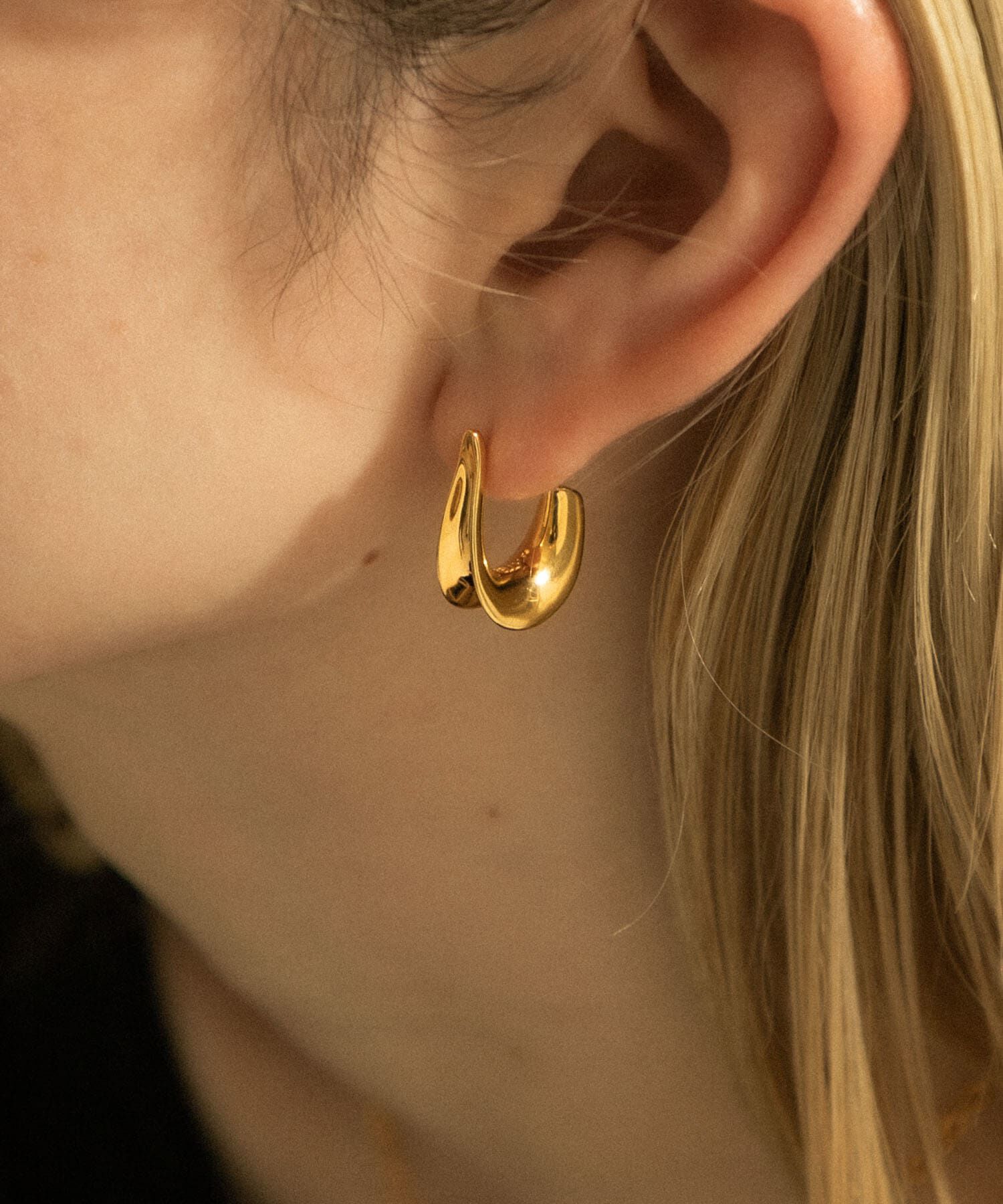 SMELLY「SMELLY so&rsquo;　curve pierce」|ピアス|ゴールド