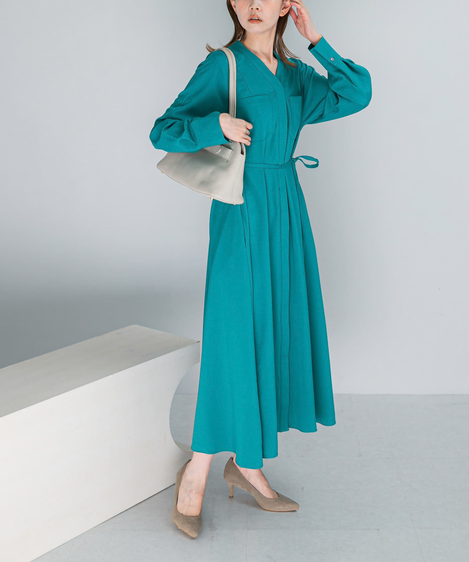 URBAN RESEARCH ROSSO「ポケットデザインVネックワンピース」|ワンピース|グリーン