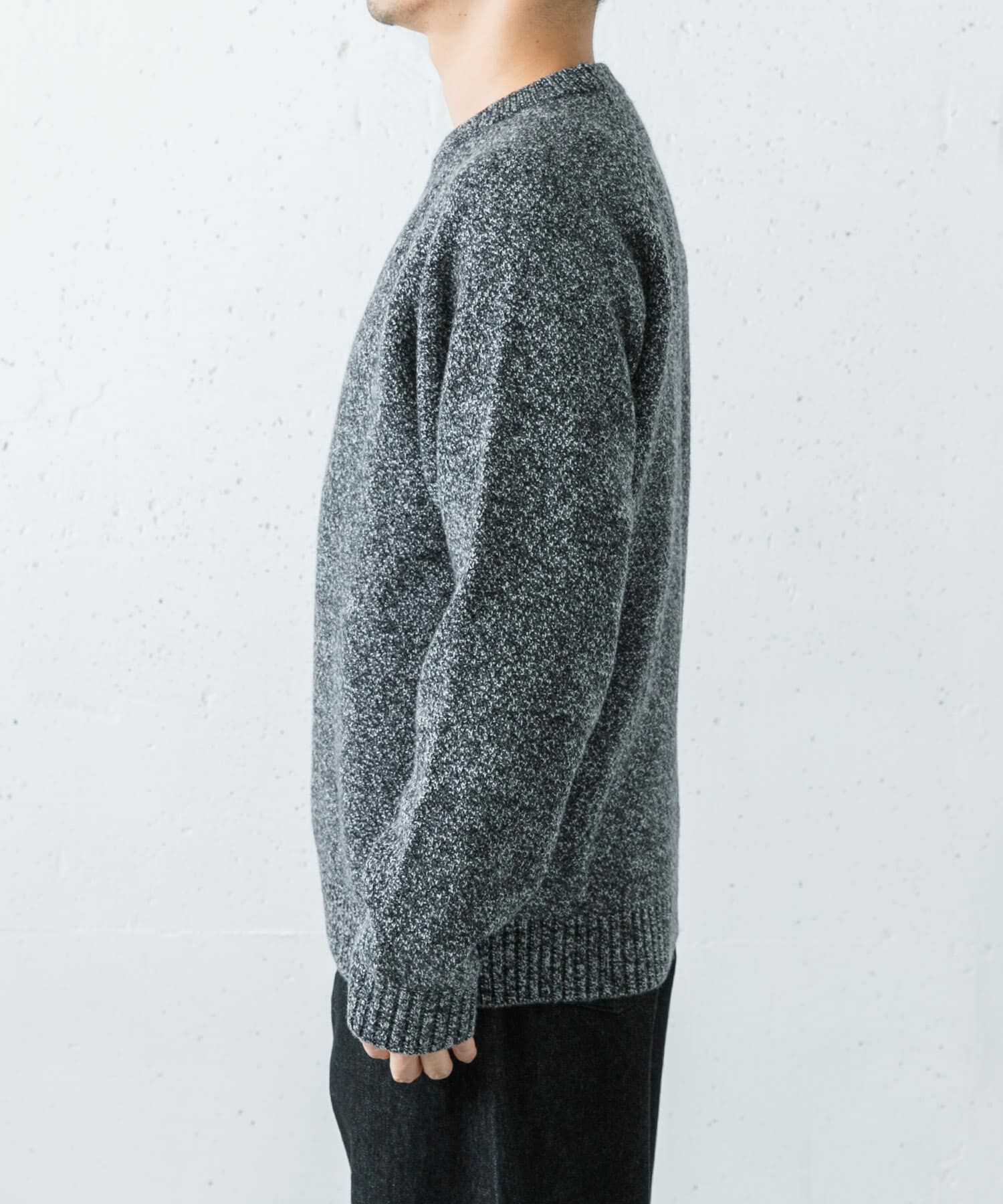URBAN RESEARCH「ATON　LAMBS WOOL C/N SWEATER」|ニット・セーター|
