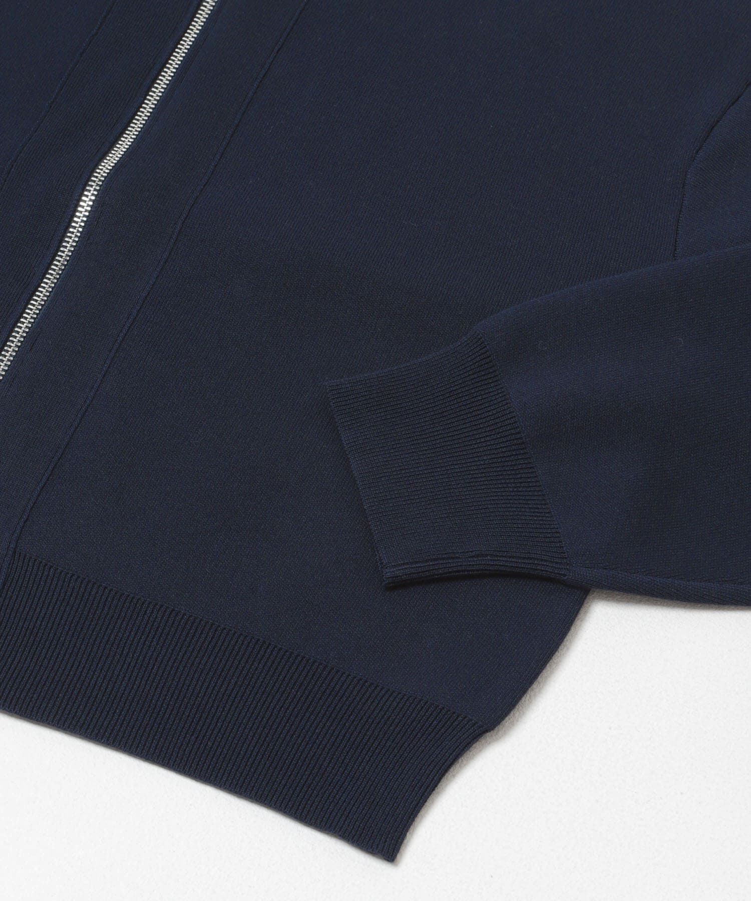 URBAN RESEARCH DOORS「『仁村紗和さん着用』『UR TECH Renew Knit』VネックZIPカーディガン」|カーディガン|