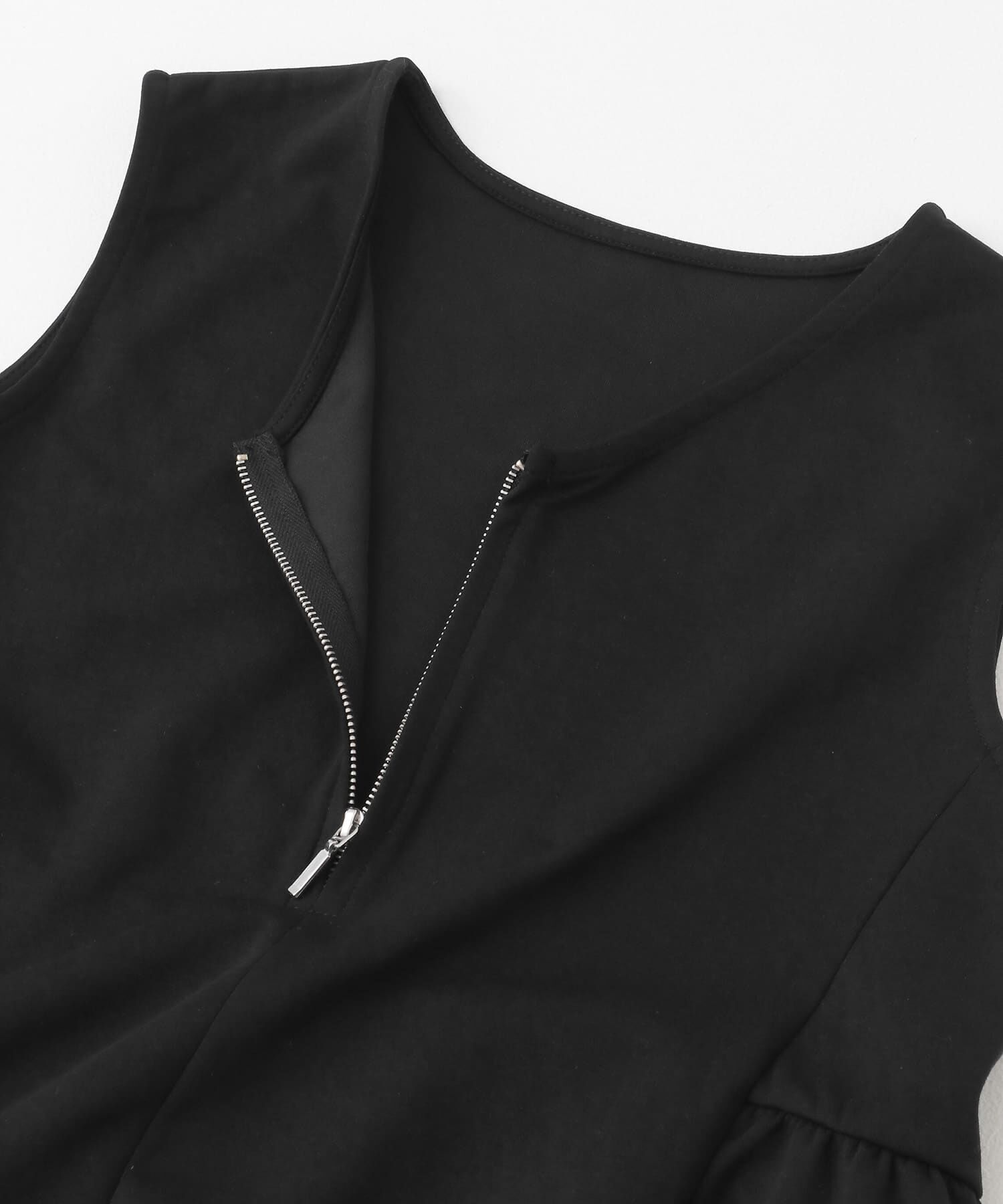 SENSE OF PLACE by URBAN RESEARCH「ZIPVネックカットワンピース」|ワンピース|